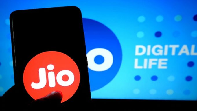 Reliance Jio to charge for calling non-Jio numbers