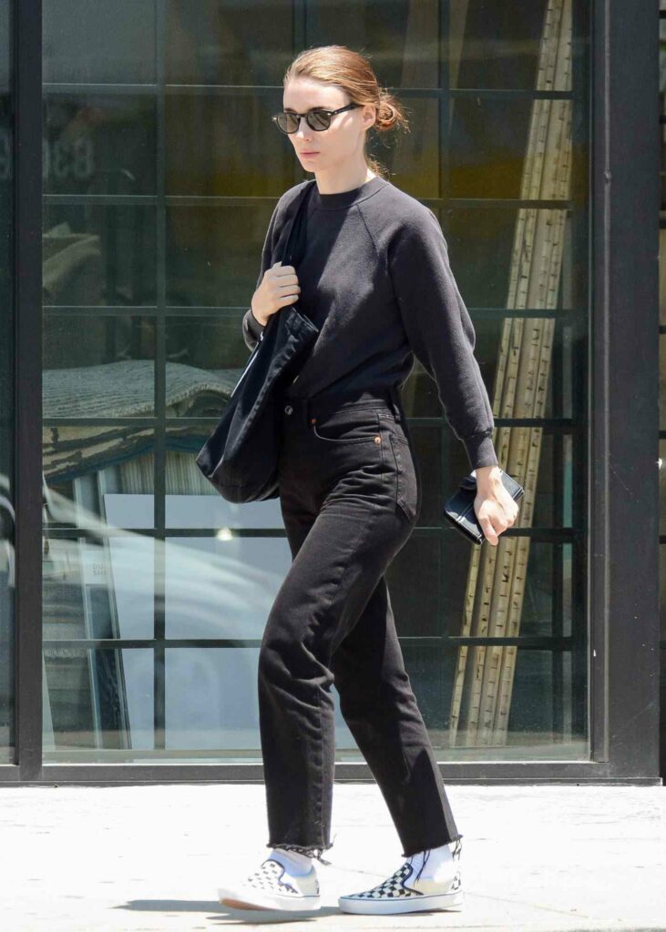 All-Black Jeans Look