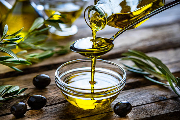 wellhealthorganic.com:11-health-benefits-and-side-effects-of-olives-benefits-of-olives