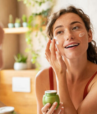 Wellhealthorganic.com:winter-skin-care-tips-home-remedies-to-keep-your-skin-moisturised